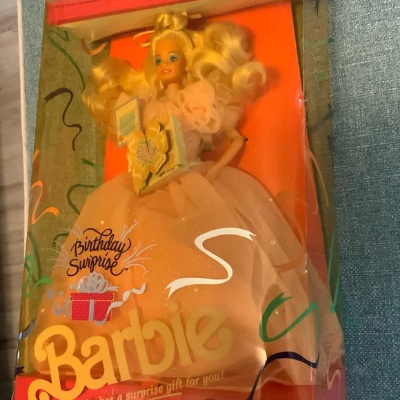 Vintage Mattel Barbie Birthday Surprise Box 1991 #3679- Pink - Picture 2 of 7